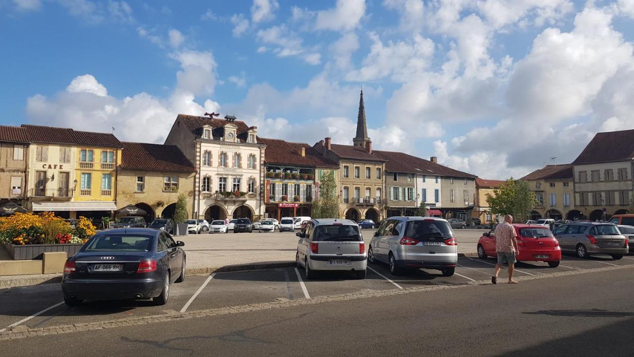 Apartamento Le Peyroutet Cazaux-Villecomtal Exterior foto